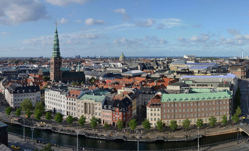 Vue panoramique depuis le chateau de Christiansborg à Copenhague - Photo de Pudelek