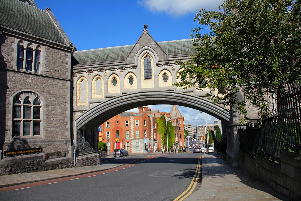 Arche de Dublin reliant le musée Dublinia et la cathedrale Christcurch - Photo de H. Janßen