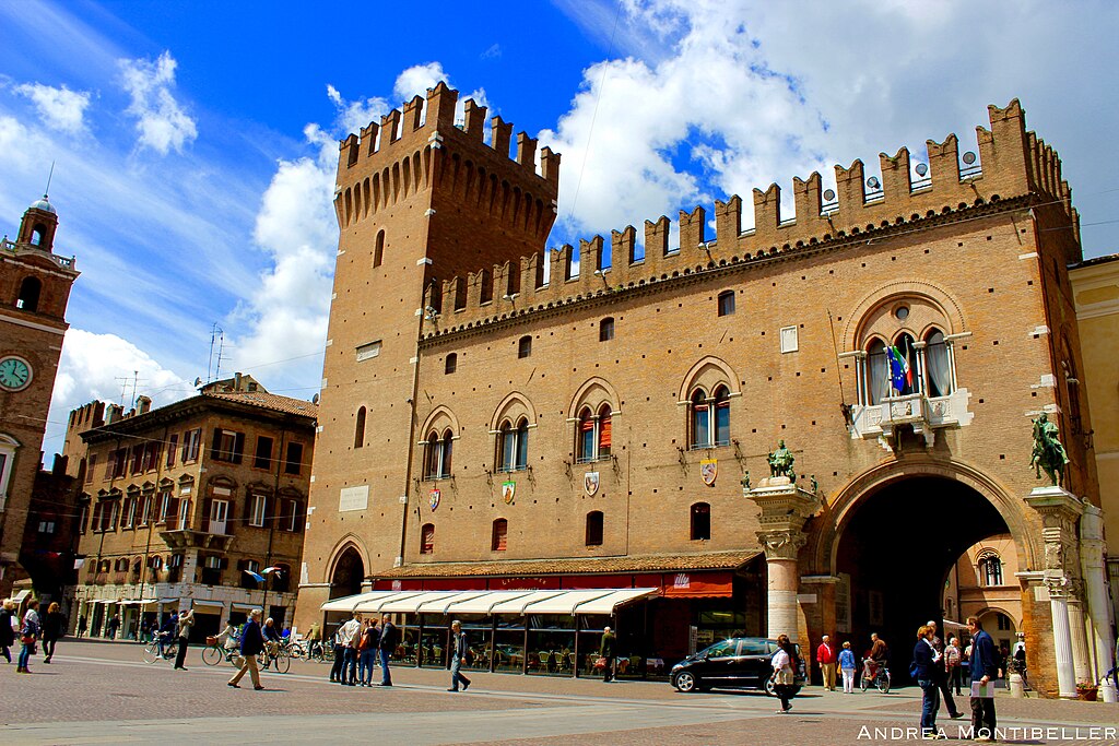 Palazzo Municipale de Ferrare en Italie – Photo d’Andrea.Montibeller.