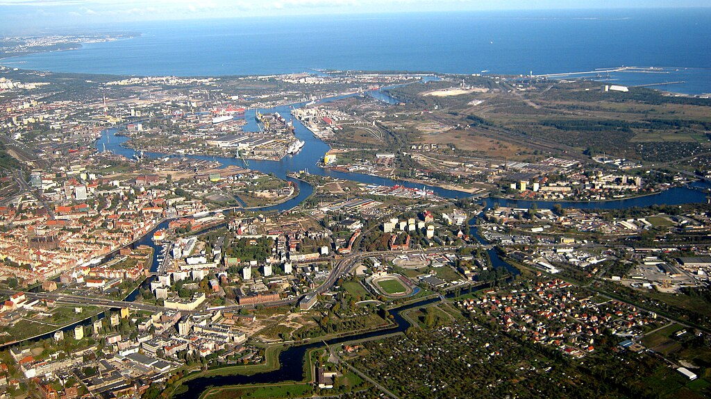 Vue aérienne de Gdansk et de ces quartiers (Centre-Est) - Photo de Leineabstiegsschleuse - Licence c0