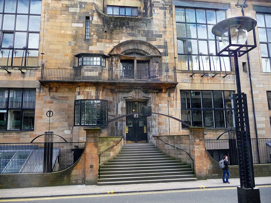 Entrée de la Glasgow School of Art par Mackintosh – Photo de Jörg Bittner Unna