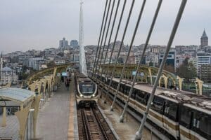 Metro à Istanbul à la station Haliç - Photo A.Savin - WikiCommons