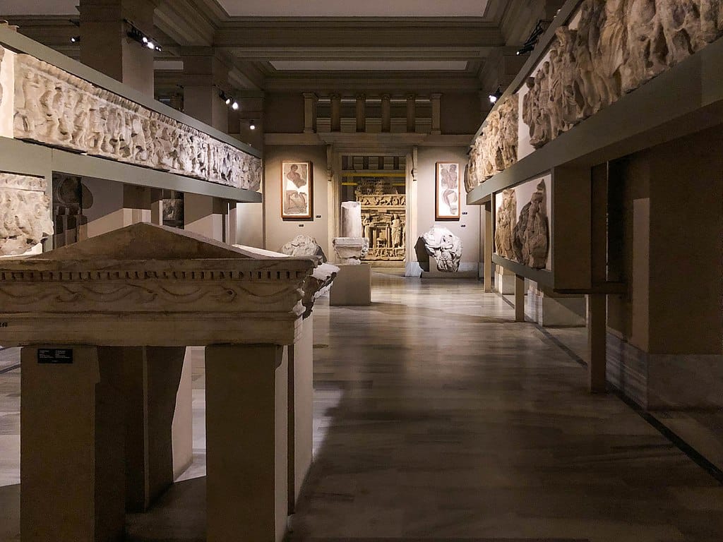 A l'intérieur du Musée d'archéologie d'Istanbul - Photo de Sefer Azeri - Licence ccbysa 4.0