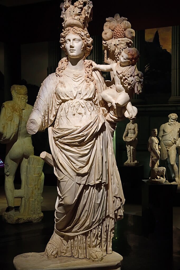 Statue de Tyche au Musée d'archéologie d'Istanbul - Photo de Dosseman - Licence ccbysa 4.0