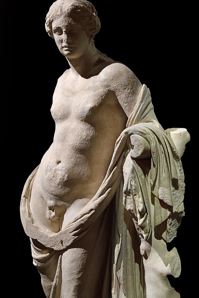 Statue d'un Hermaphrodite au Musée d'archéologie d'Istanbul - Photo de Dosseman - Licence ccbysa 4.0