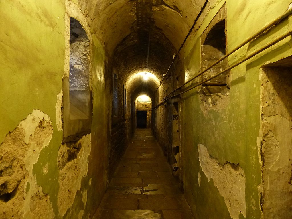 Dans un couloir de la Kilmainham Gaol, tristement célèbre prison à Dublin - Photo de Benjamín Núñez González