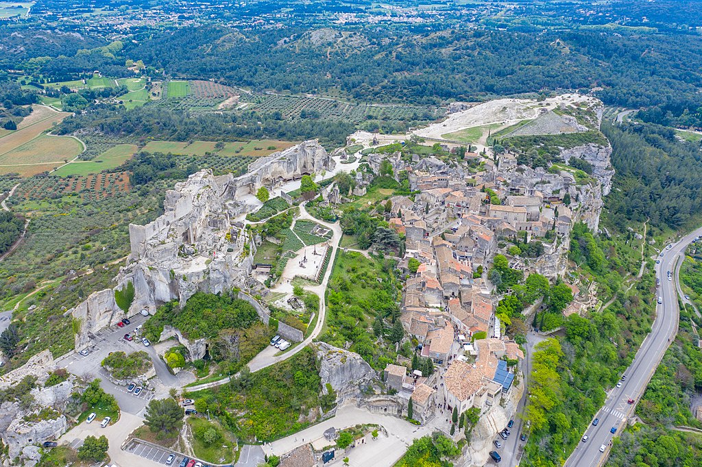 Les Baux de Provence vue du ciel - Photo de Kent Wang - Licence CCBYSA 2.0