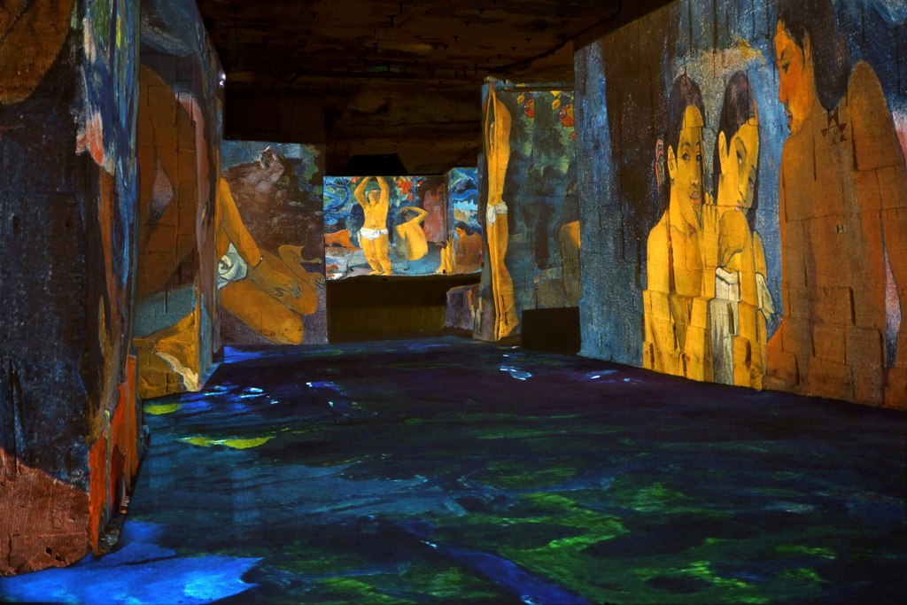 Carrière de lumières lors de l'exposition consacré à van Gogh et Gauguin aux Baux de Provence - Photo de Culturespaces - Licence CCBYSA 4.0