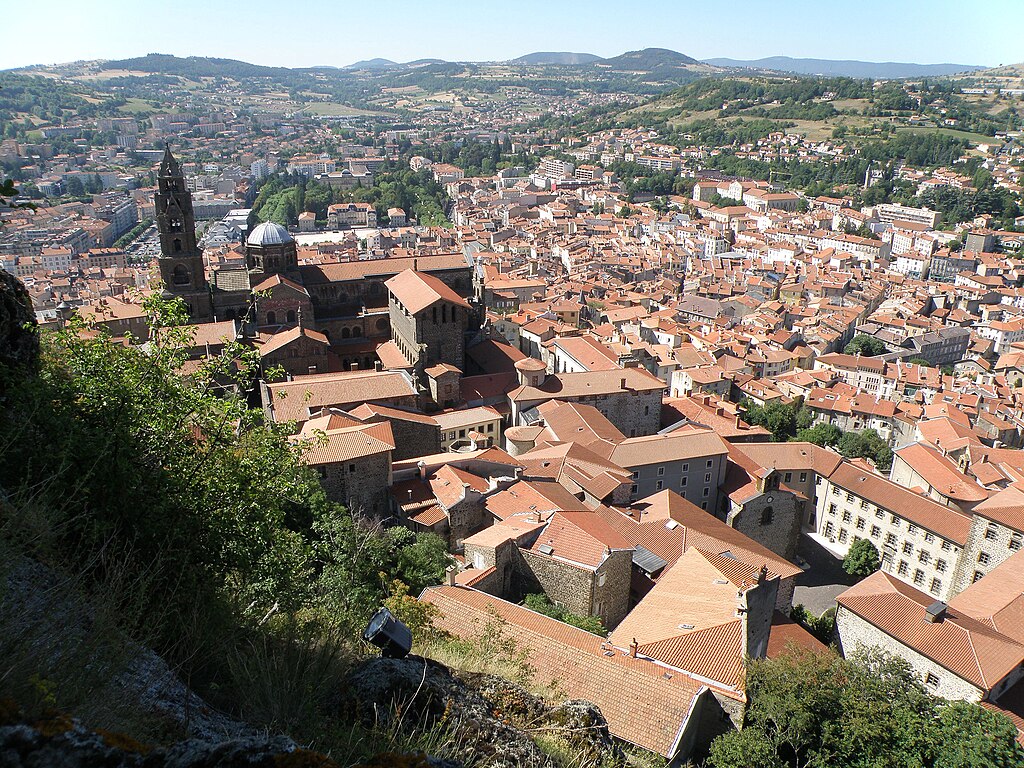 Vue panoramique sur Le Puy en Velay.