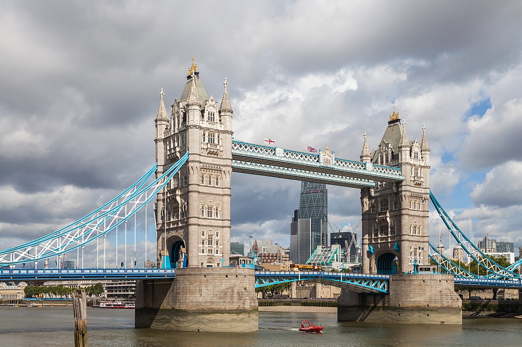 Tower Bridge : Célèbre pont à bascule londonien. Photo de Diego Delso