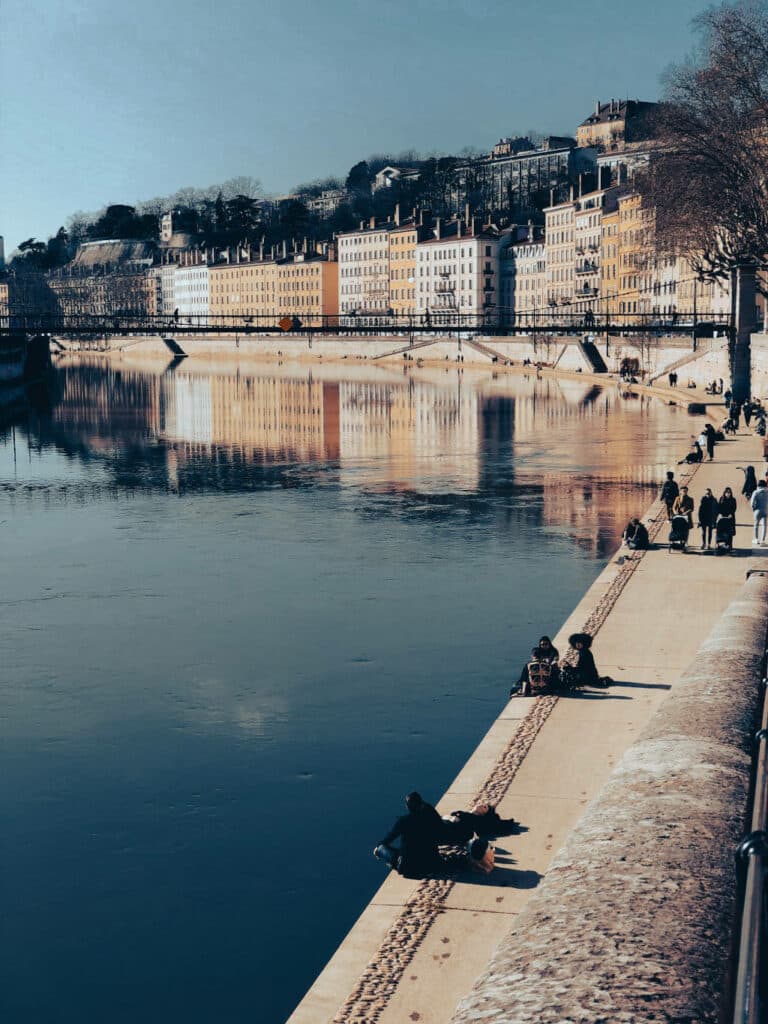 Quai de Saône près de la Place des Terreaux - Photo de  Jametlene Reskp