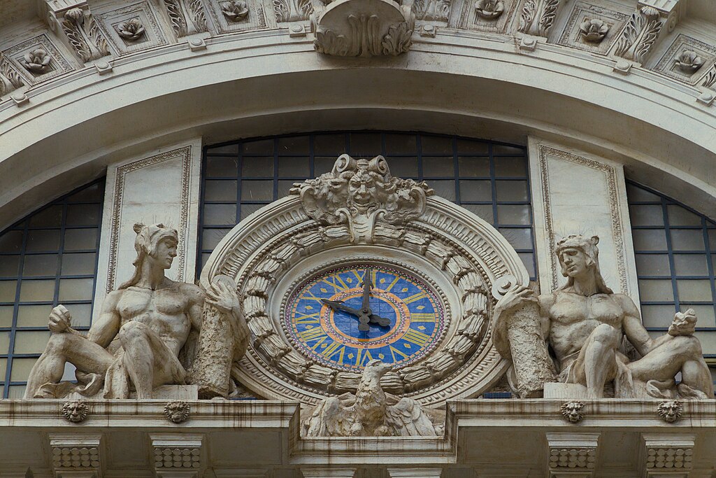 Horloge de la gare ferroviaire de Mergellina à Naples – Photo de Matthias Süßen
