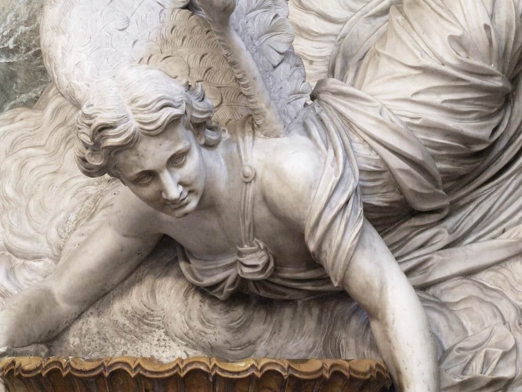 Statue d'ange dans l'église San Giuseppe dei Teatini à Palerme - Photo de gnuckx