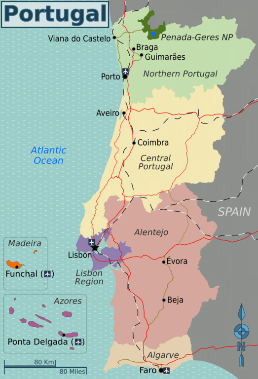 Carte du Portugal avec la région de l’Algarve au sud. Image de Peter Fitzgerald, Shaundd, Rei-artur, Joan M. Borràs, Voll