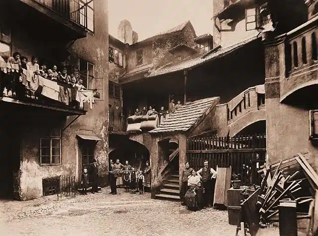 Le quartier Juif de Josefov à Prague avant 1905.