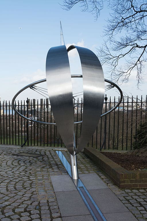 Installation matérialisant le premier méridien à l'observatoire de Greenwich à Londres - photo de  Krzysztof Belczyński