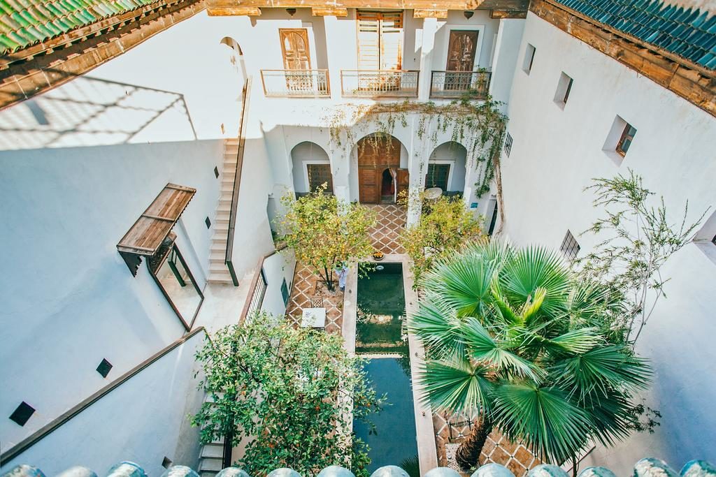 Cour intérieur de l'hôtel de charme du Riad Le Rihani à Marrakech.