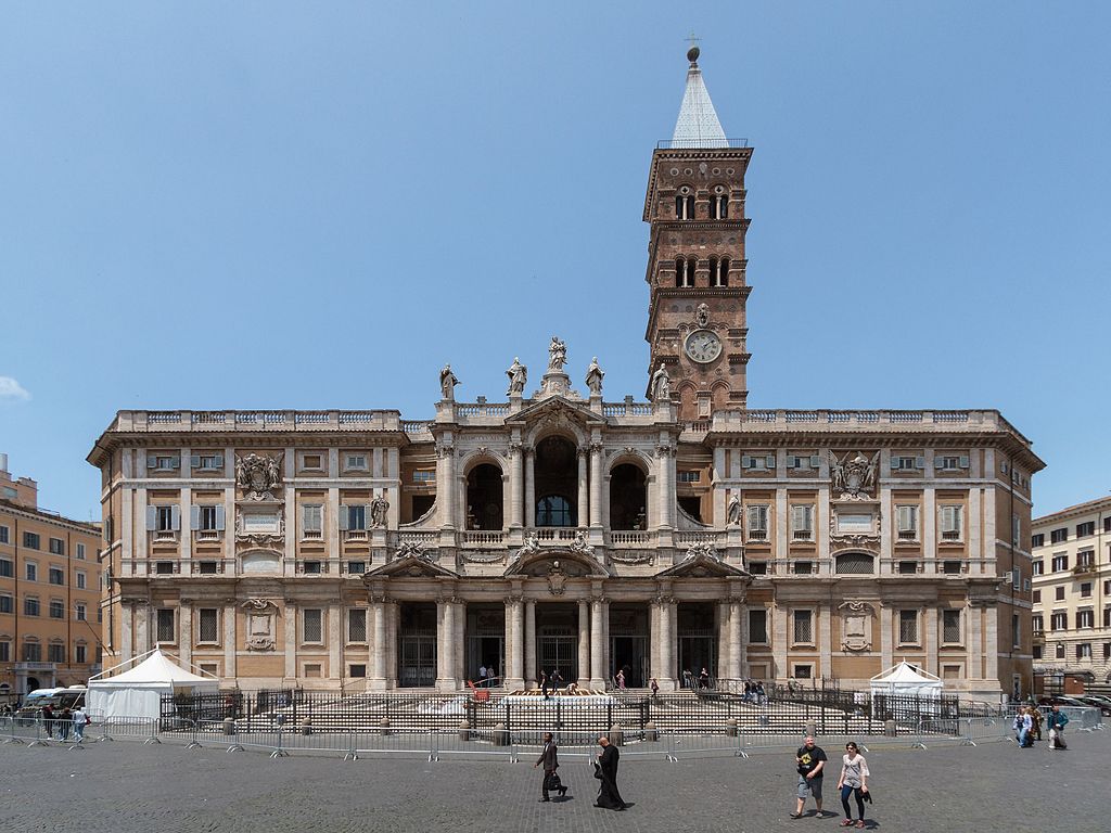 Basilique Sainte Marie Majeure dans le quartier moderne près de Termini à Rome - Photo de Selim Huard