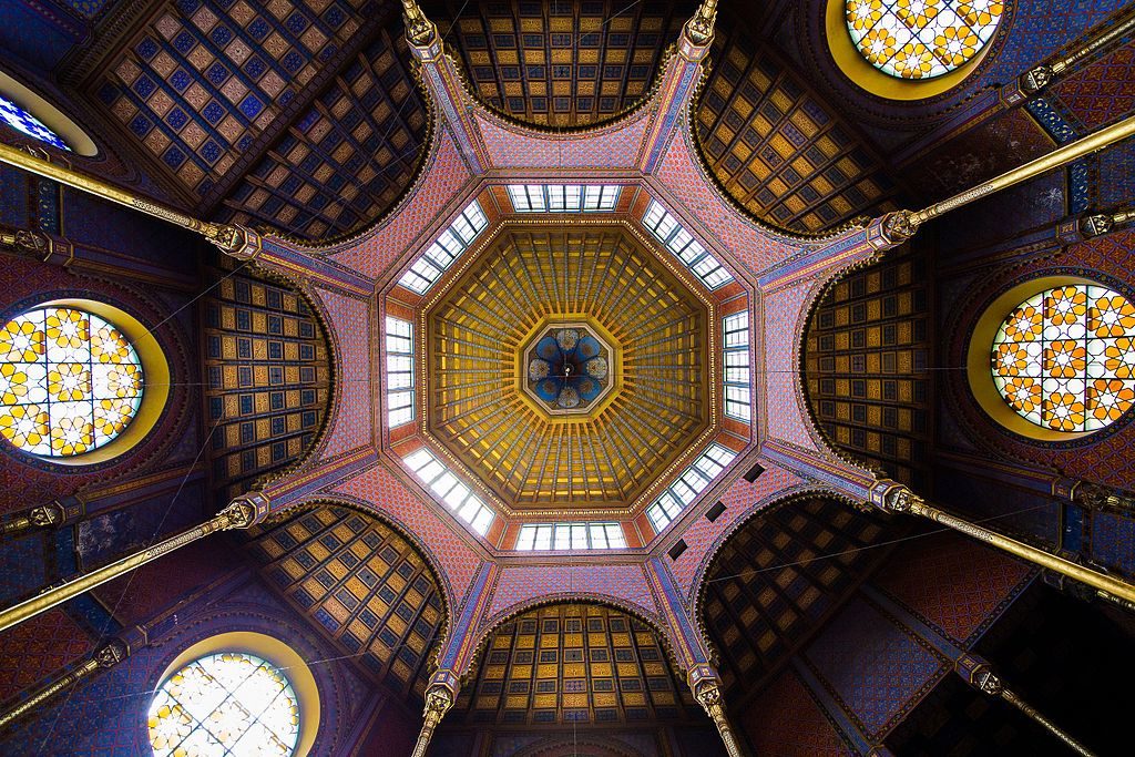 Superbe plafond de la Synagogue Rumbach à Budapest - Photo de Piotr.Wassermann