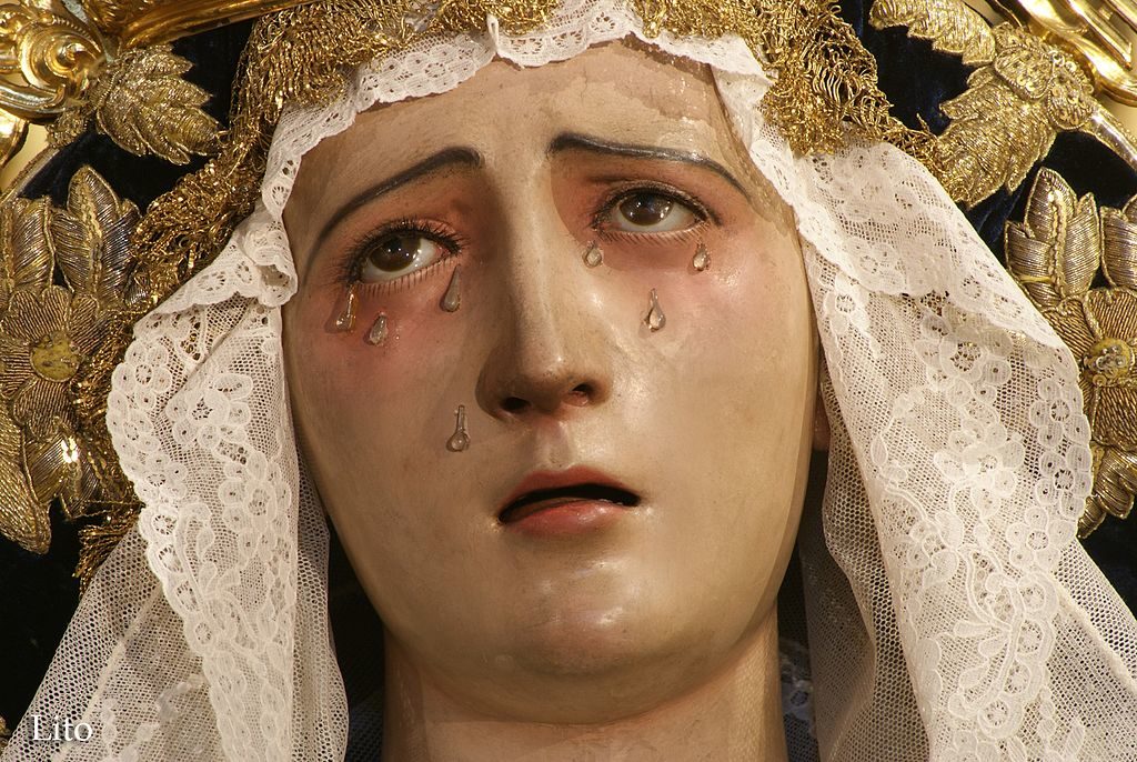 Virgen de los Dolores (Las Penas) dans l'église San Vincente à Séville - Photo de Mflito
