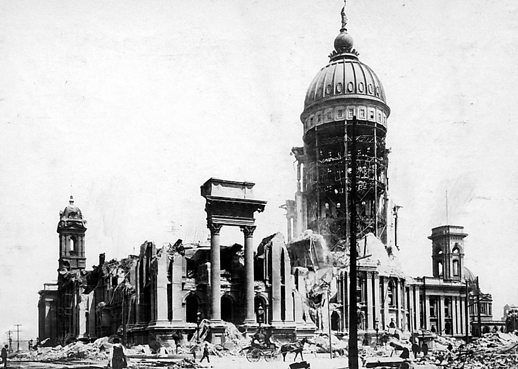 Hôtel de ville de San Francisco en 1906 - photo de Walter Curran Mendenhall