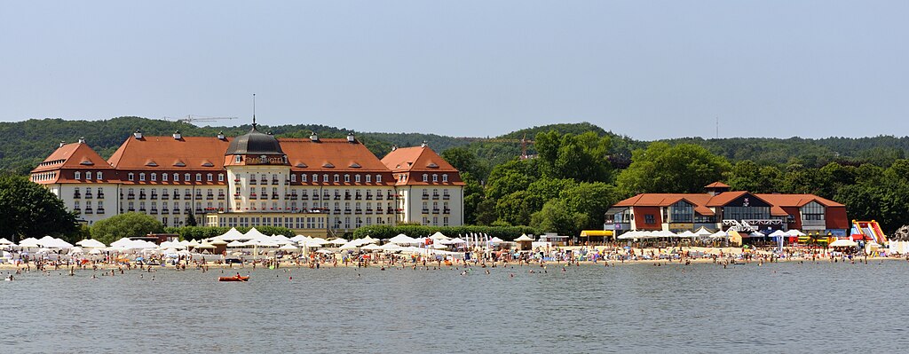 Plage de Sopot et Grand Hotel - Photo de DerHexer - Licence ccbysa 3.0, 2.5, 2.0, 1.0