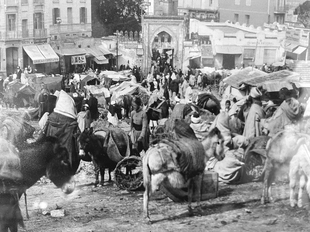 Place de Grand Socco (vers 1920 ?) à Tanger - Photo de la Fondation Lorin