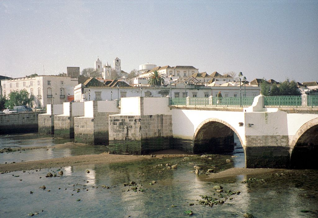 Pont romain de Tavira près de Faro - Photo de Dguendel