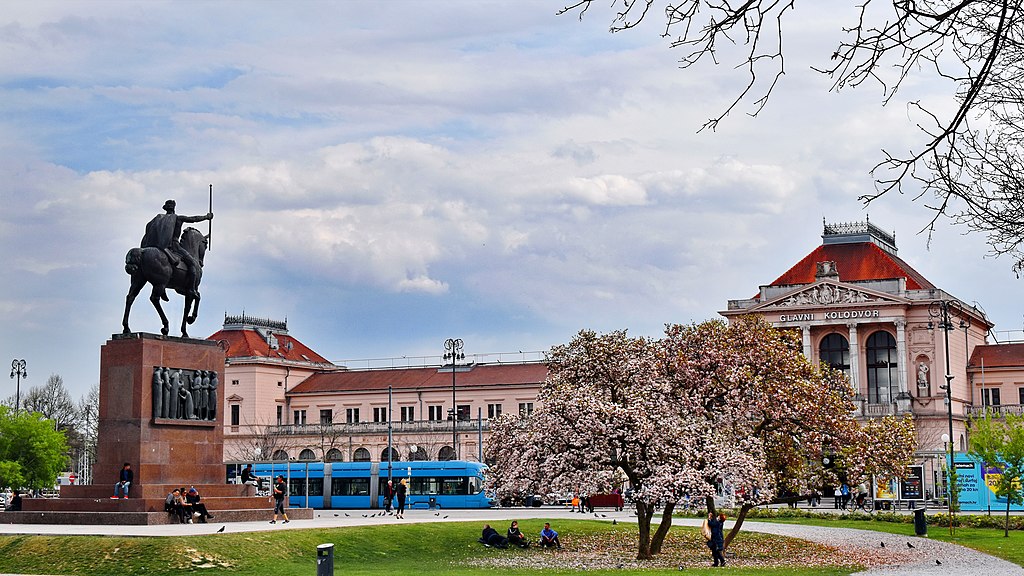 Venir en train : Gare de Zagreb -Photo de Miroslav Vajdic -Licence ccbysa 4.0