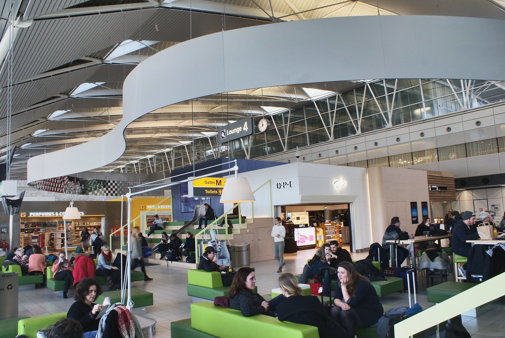 A l'intérieur de l'aéroport d'Amsterdam Schipol.