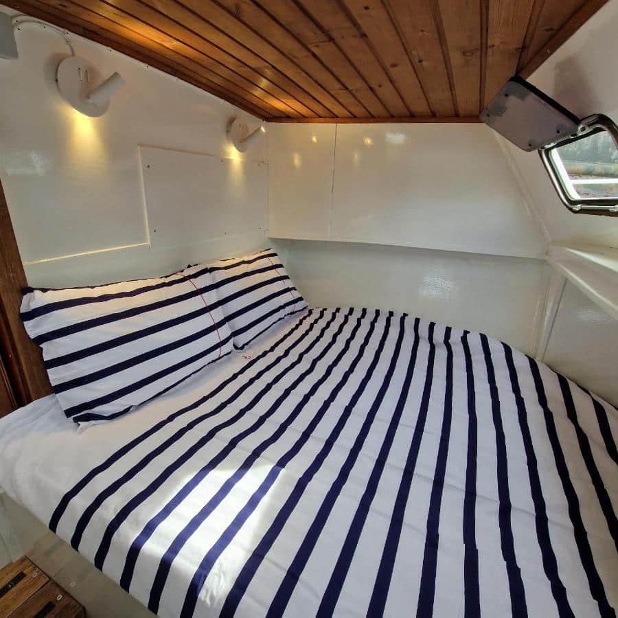 City Sailing : la nuit sur un petit bateau à Amsterdam.