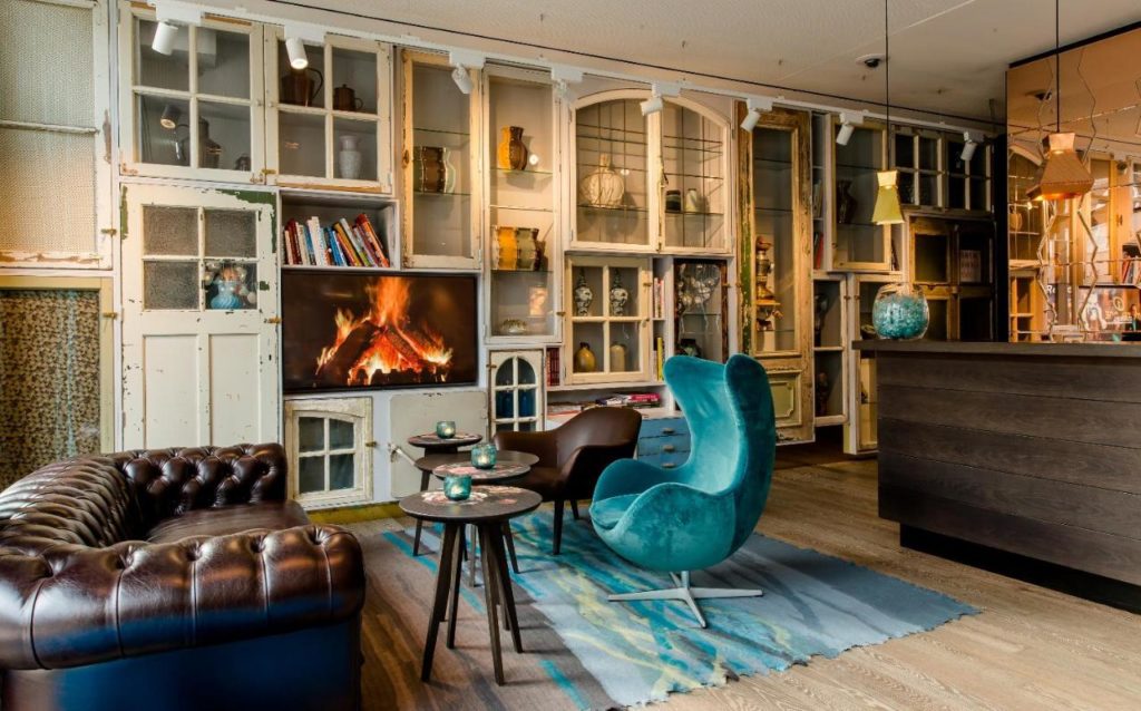 Espace commun du Motel One Amsterdam Waterlooplein.