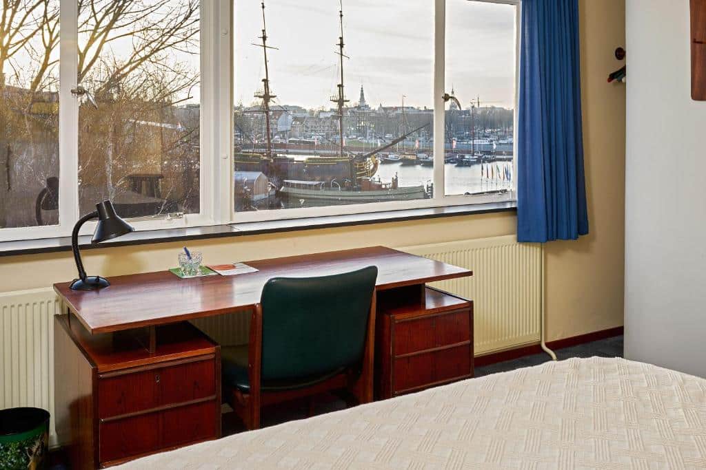 Chambre de l'hotel Pension Homeland à Amsterdam.