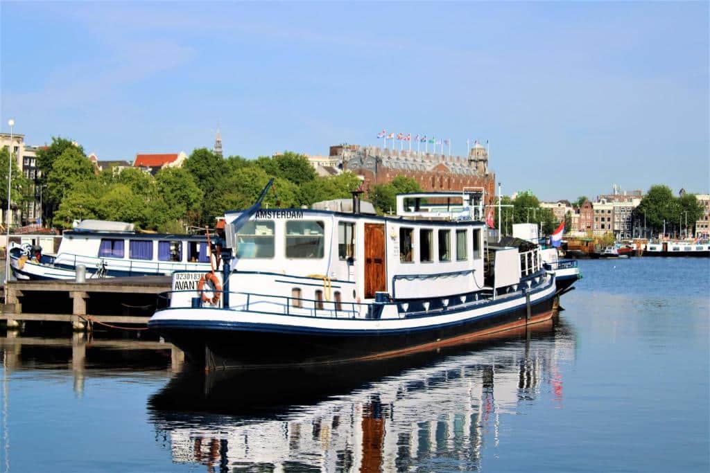 Peniche Passengership Avanti dans le Centre d'Amsterdam.