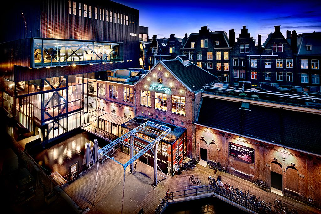 Melkweg, l'un des centres culturels les plus importants d'Amsterdam dans le quartier de Leidseplein - Photo de DigiDaan