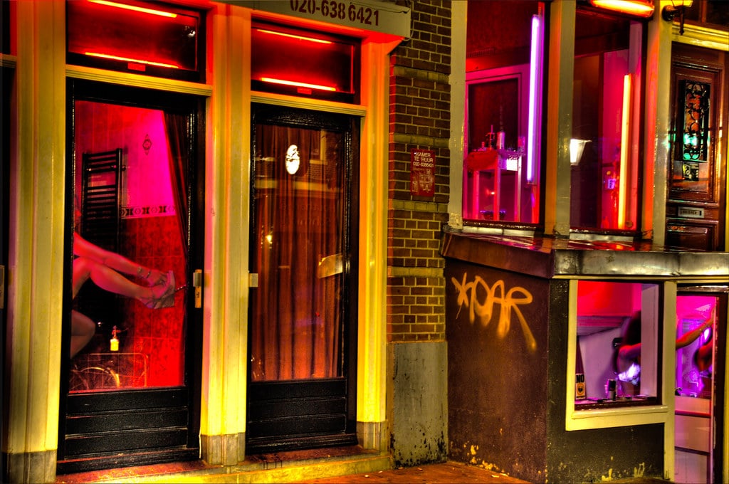 Prostituées dans le quartier rouge d'Amsterdam - Photo de Trey Ratcliff