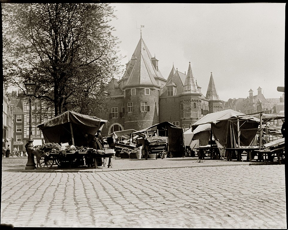 Lire la suite à propos de l’article Café t&rsquo;Loosje, ancien arrêt de tramway à Amsterdam [Vieille Ville]