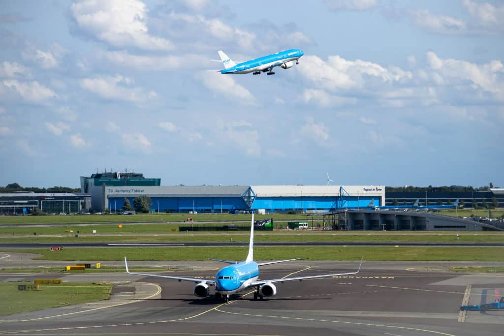 Avions de la compagnie néerlandaises KLM à l'aéroport Schipol d'Amsterdam.