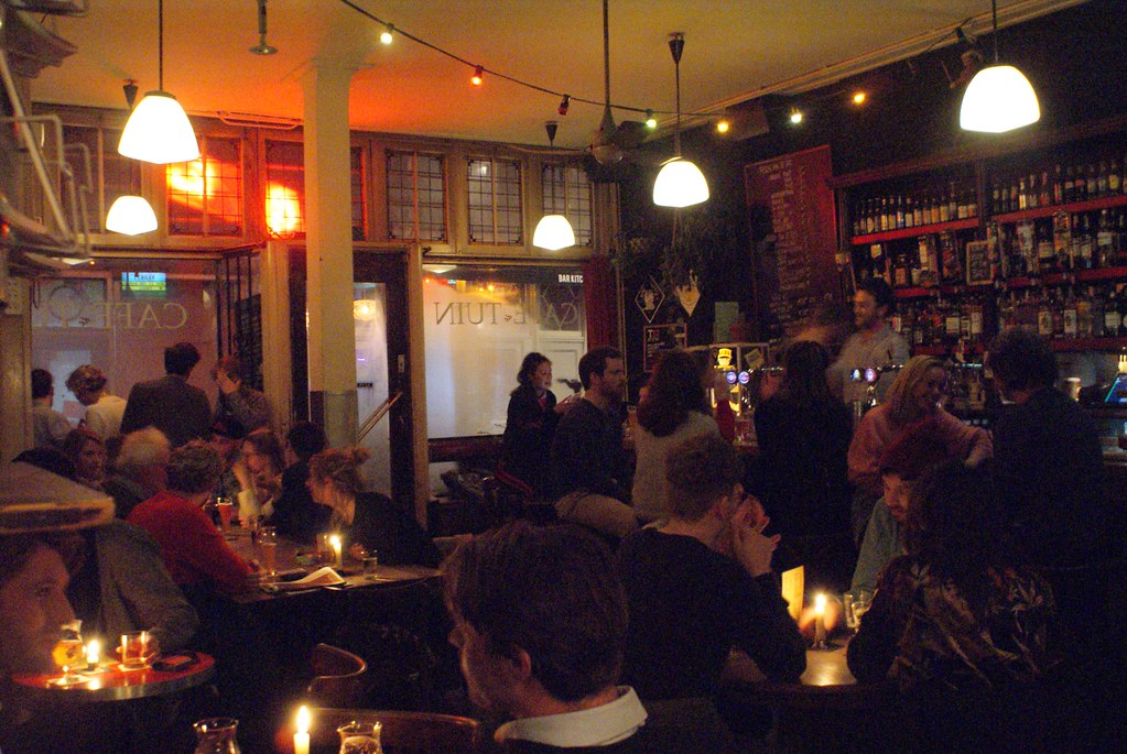 > Café brun Tuin à Amsterdam dans le quartier du Jordaan.