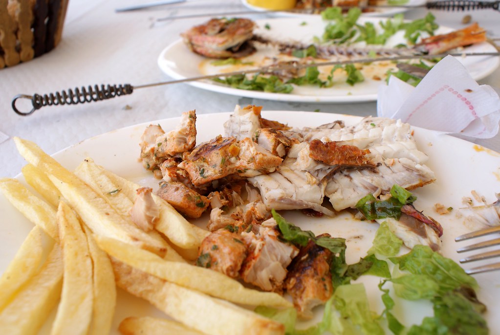 Plat de poisson dans un restaurant d’Asilah.