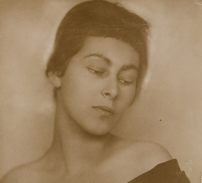 Hedwig Dülberg-Arnheim est une artiste dessinatrice juive allemande assassinée à Auschwitz.
