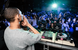 Le Sucre : Soirées DJ et concerts en rooftop à Lyon [Confluence]