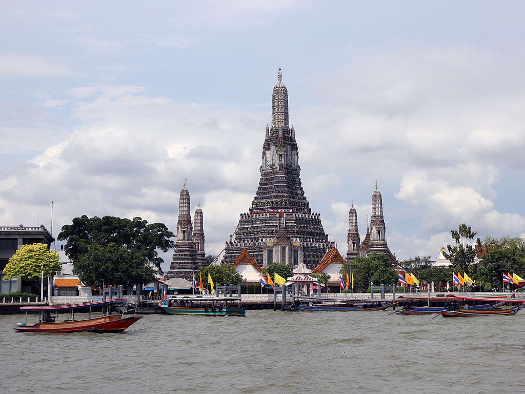 Monument emblématique de Bangkok : Le temple de Wat Arun à Bangkok. Photo de Rolf Heinrich, Köln