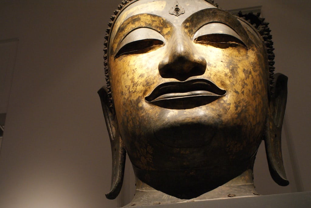 Tête de Bouddha dans le Musée National de Bangkok en Thaïlande.