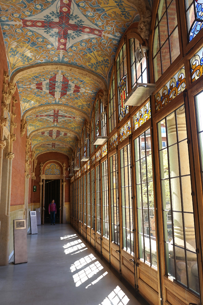 Couloir dans l'hopital Art Nouveau Sant Pau à Barcelone.