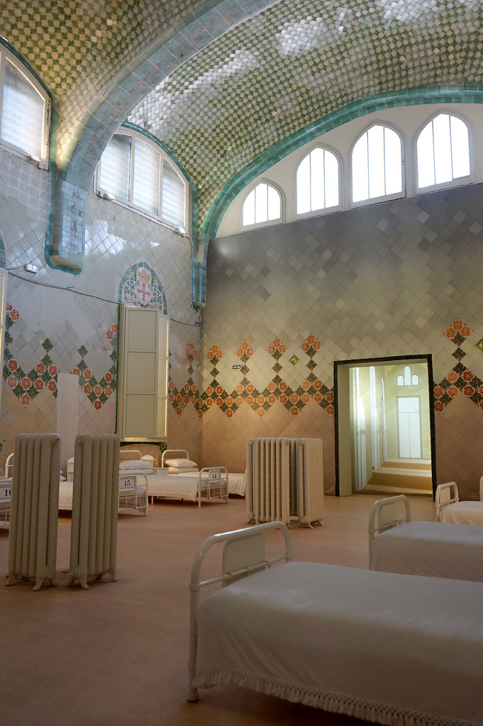 Salle de soins de l' Hopital Art Nouveau Sant Pau à Barcelone.