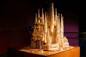 12 Oeuvres de Gaudí à Barcelone et en Catalogne