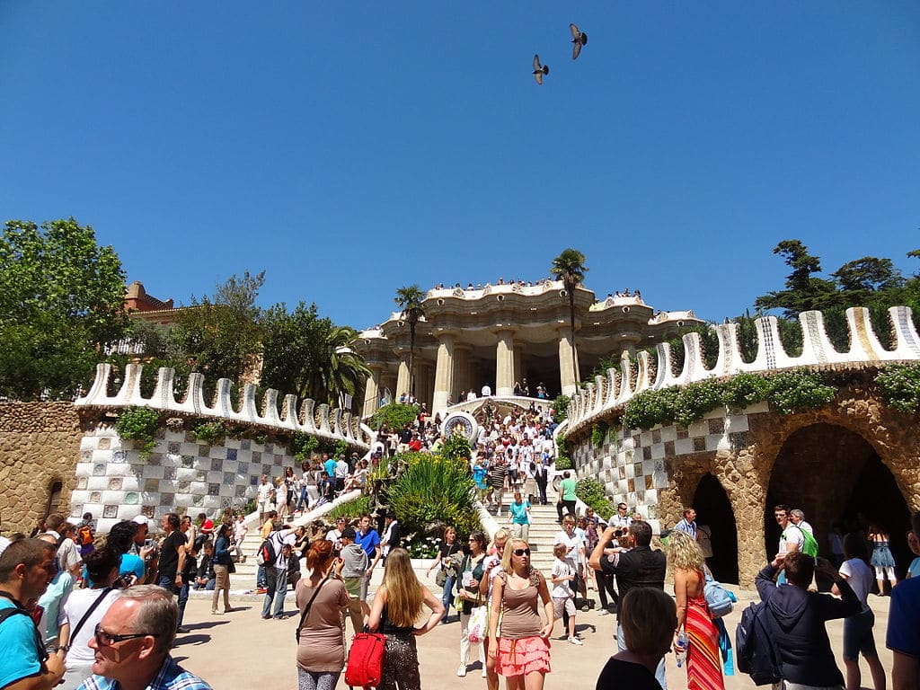 Affluence commune à l'entrée du Parc Guell dans le quartier de Gracia à Barcelone. Photo de Prem Kaji Kafle