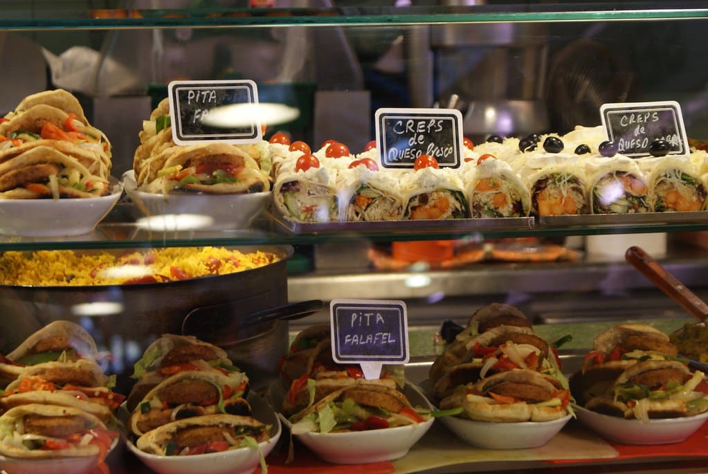 Le coin à bon snack dans le fond de la Boqueria à Barcelone.