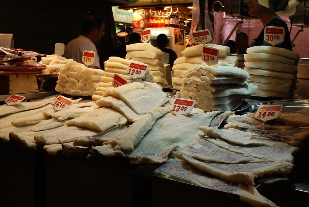 Photo « typique » d’un stand de poisson à la Boqueria de Barcelone.
